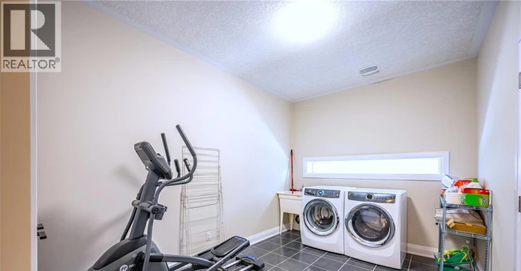 Upper-30 Falconridge Drive, Kitchener, ON, N2K 0G1 - 7
