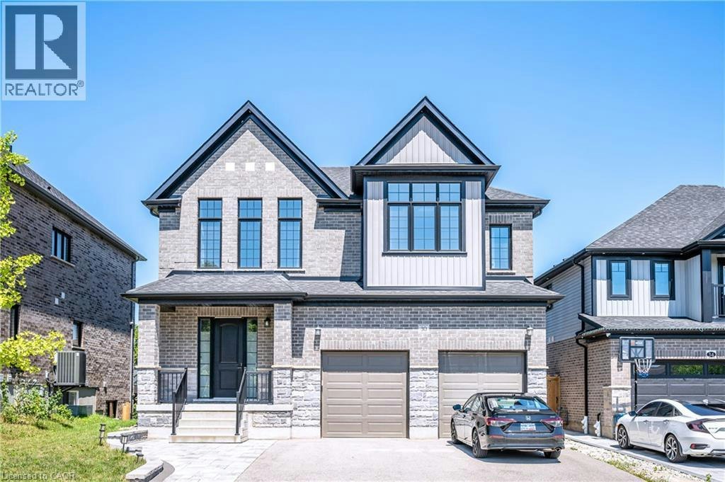 Upper-30 Falconridge Drive, Kitchener, ON, N2K 0G1