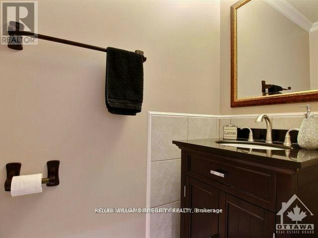 4 Rueter Street, Ottawa, ON, K2J 3Z9 - 4