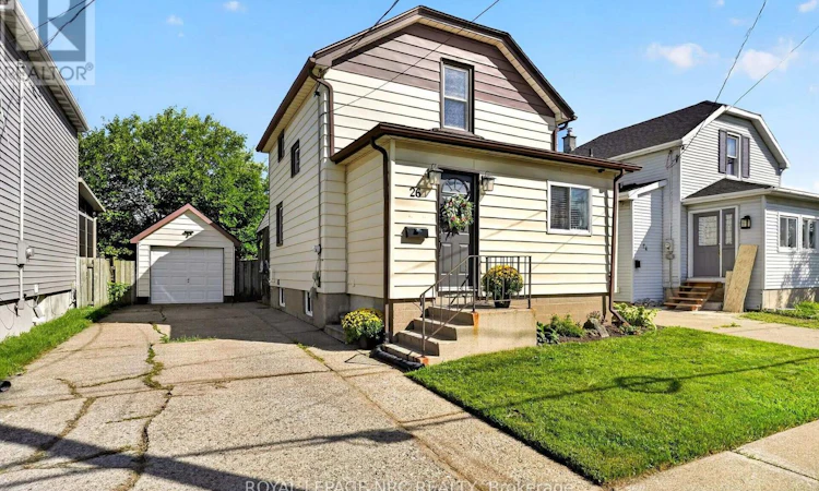 26 Lyndon Street W