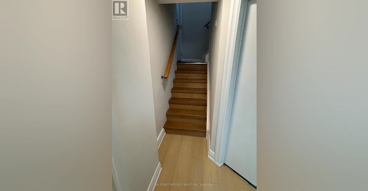 244 King Edward Avenue, Toronto, ON, M4C 5K1
