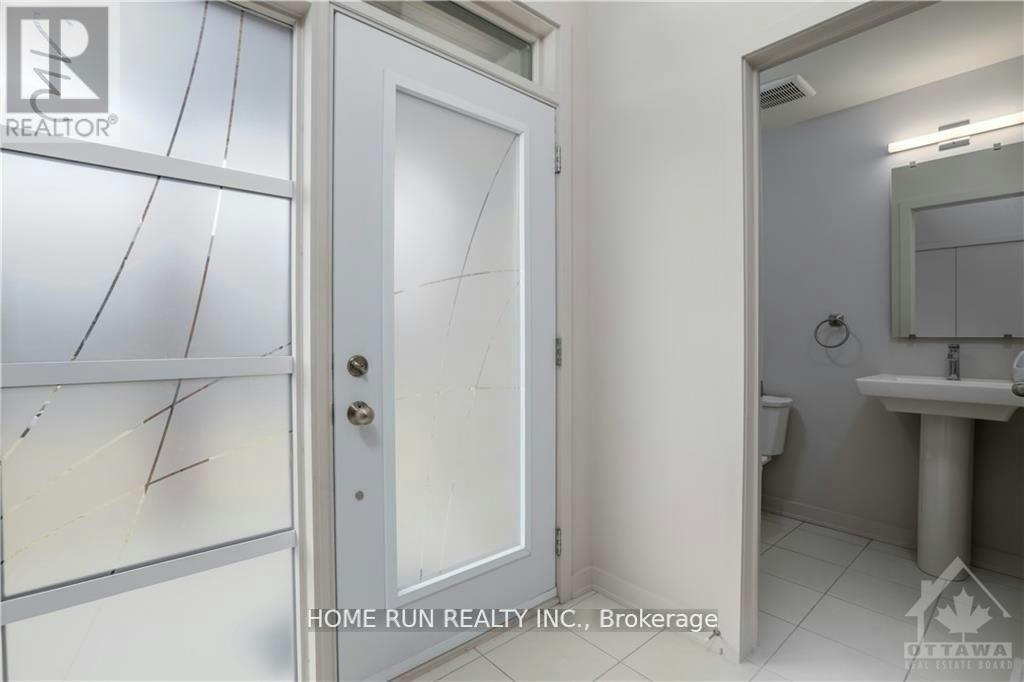 923 Chipping Circle, Ottawa, ON, K4M 0E7 - 2