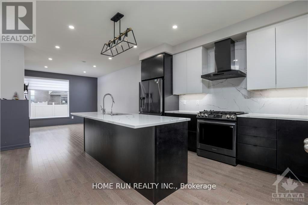 923 Chipping Circle, Ottawa, ON, K4M 0E7 - 3