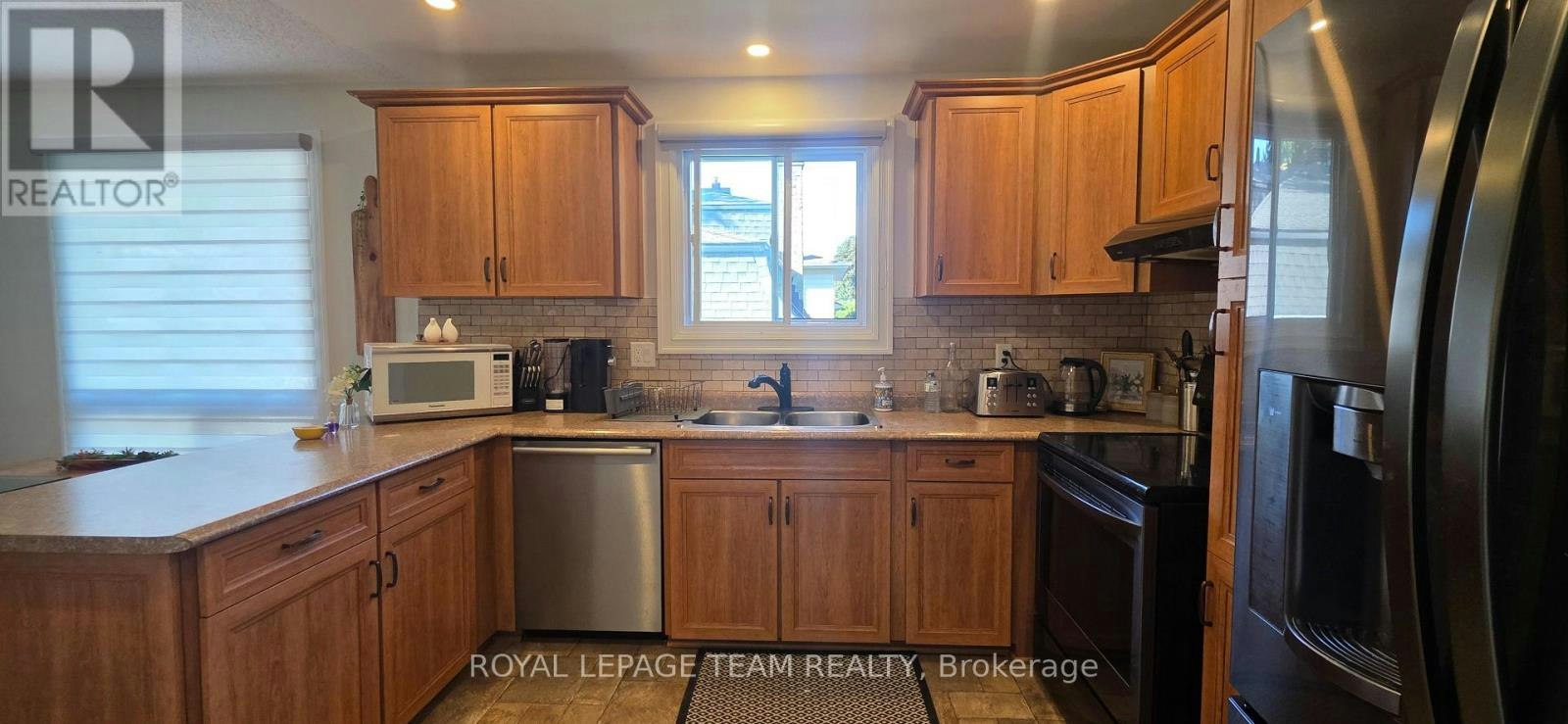 13 Ridgeburn Gate, Ottawa, ON, K1B 4C7 - 13