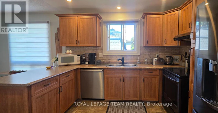 13 Ridgeburn Gate, Ottawa, ON, K1B 4C7 - 13