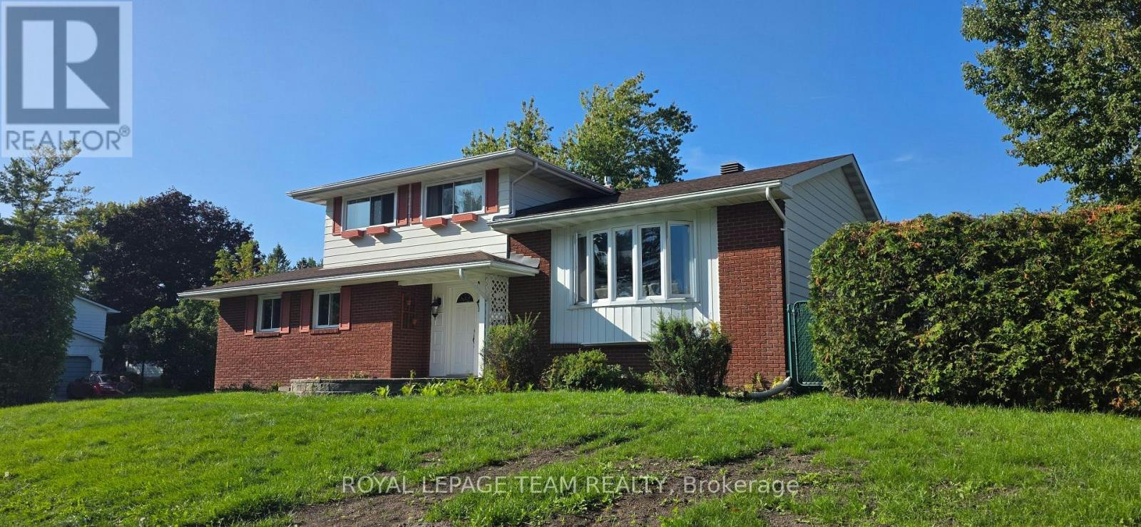 13 Ridgeburn Gate, Ottawa, ON, K1B 4C7 - 3