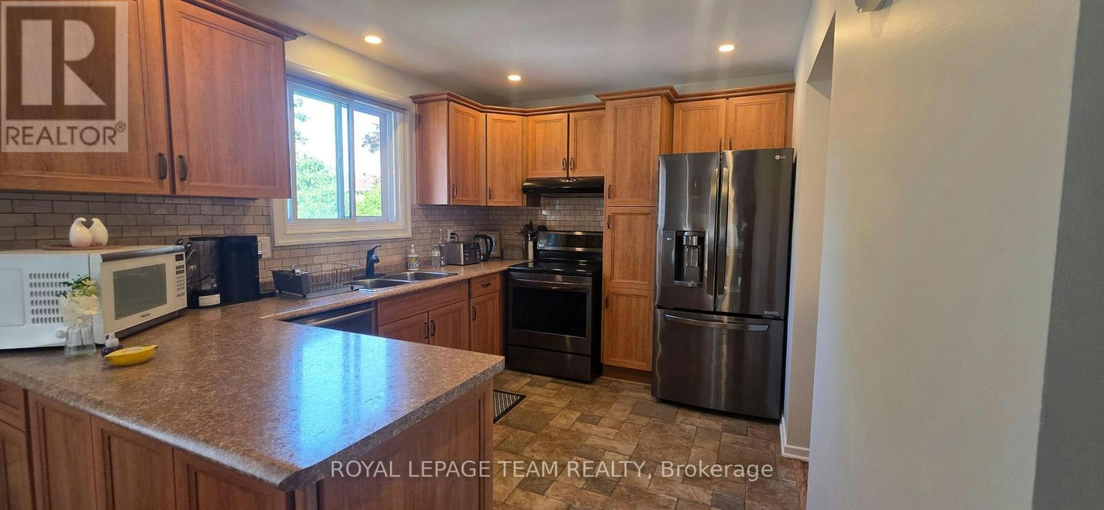 13 Ridgeburn Gate, Ottawa, ON, K1B 4C7 - 12