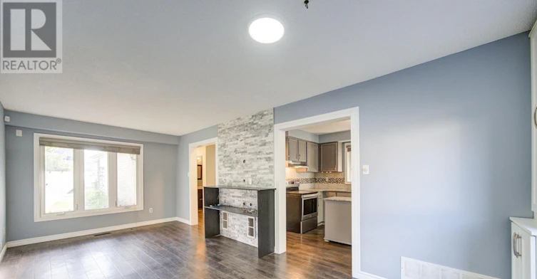 90 Moon Drive, Barrie, ON, L4N 7G9 - 9