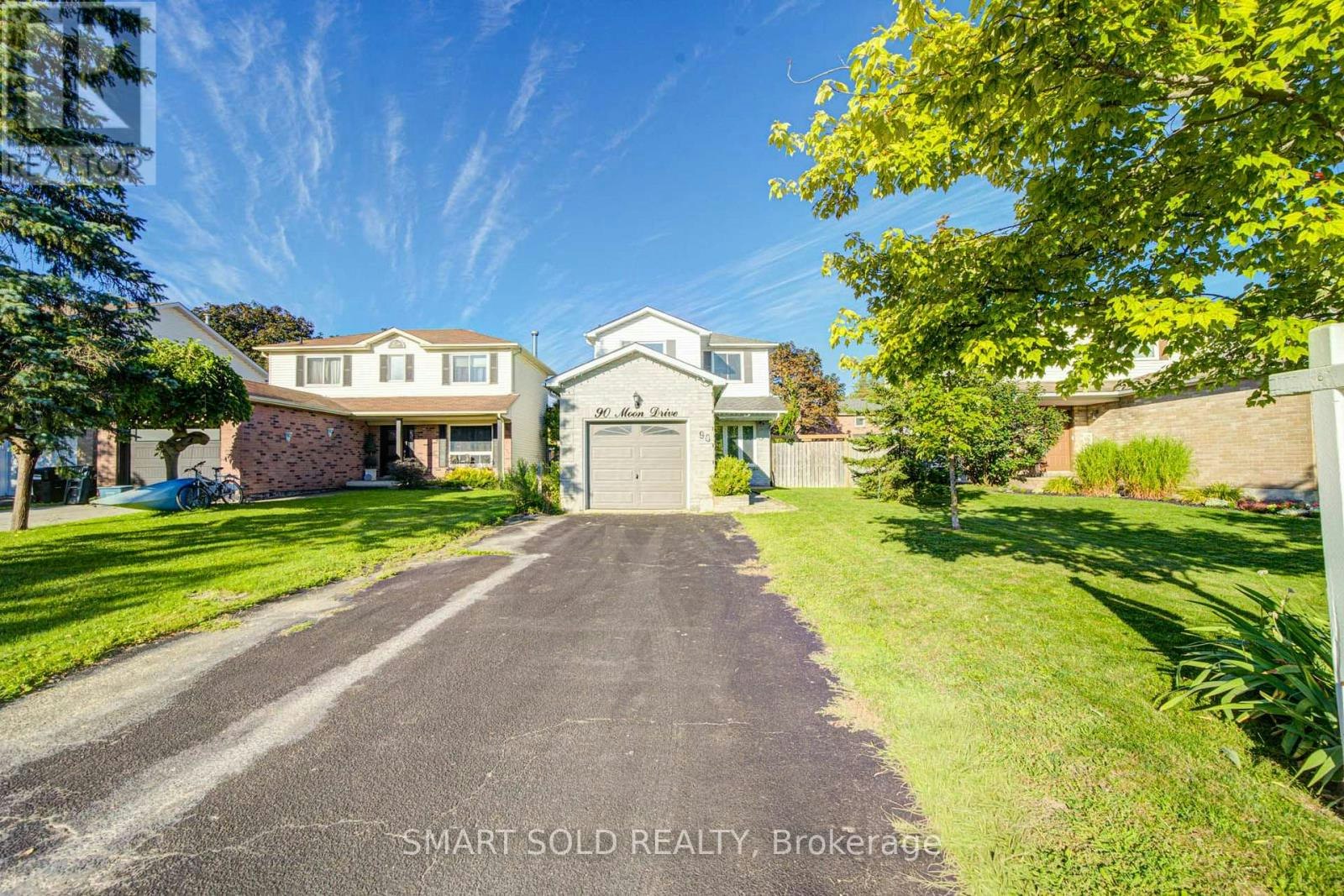 90 Moon Drive, Barrie, ON, L4N 7G9