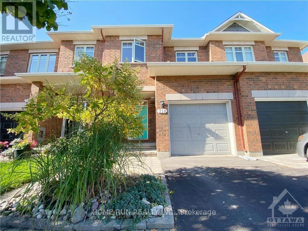 714 Nakina Way, Ottawa, ON, K1V 2H9 - 3