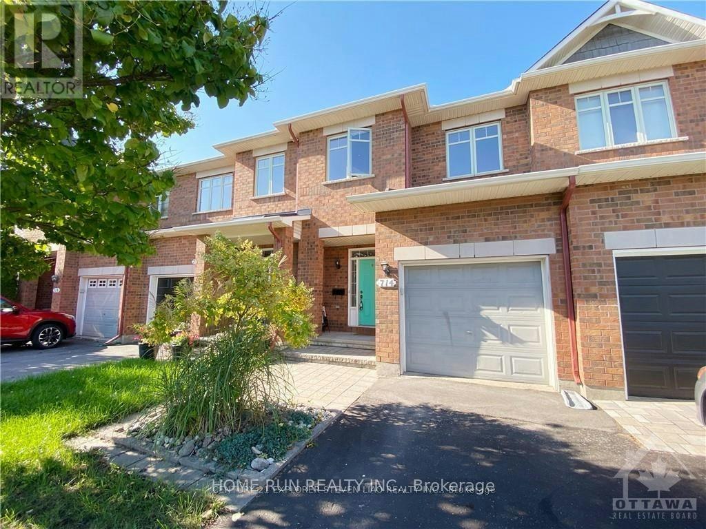 714 Nakina Way, Ottawa, ON, K1V 2H9 - 2
