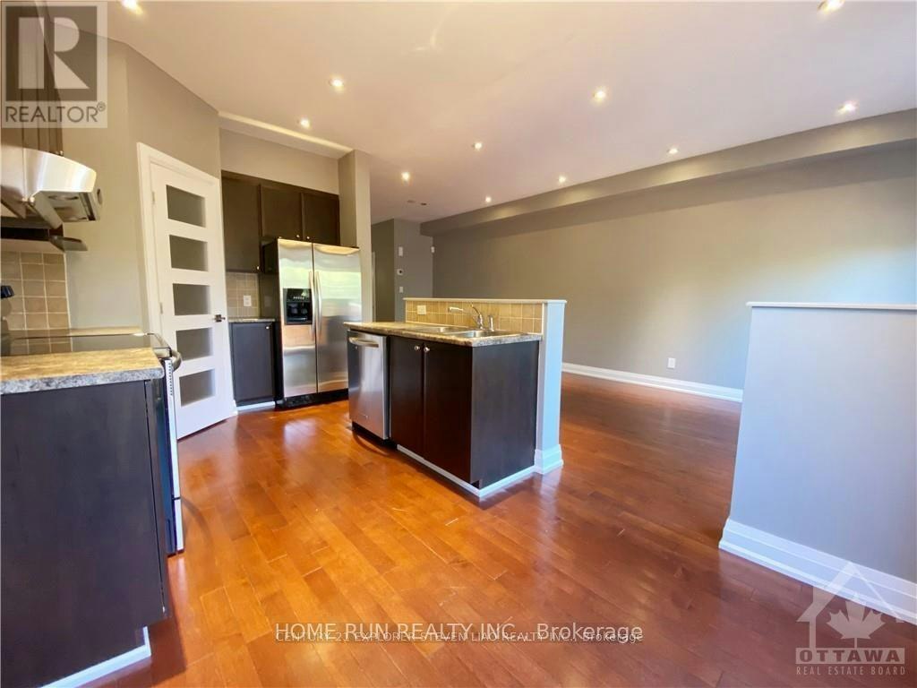 714 Nakina Way, Ottawa, ON, K1V 2H9 - 8