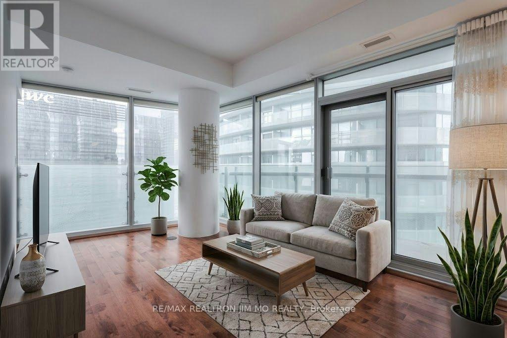 2610-12 York Street, Toronto, ON, M5J 0A9 - 3