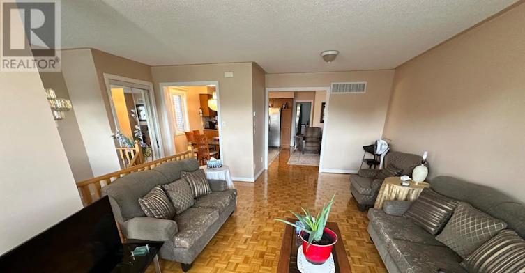 131 Colombo Crescent, Vaughan, ON, L6A 2T9 - 3