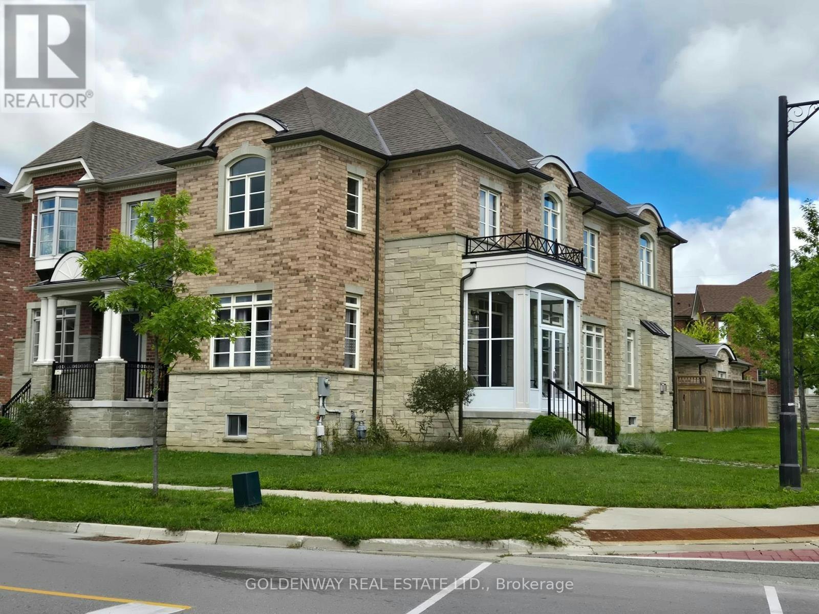 188 Paradelle Drive, Richmond Hill, ON, L4E 0E4 - 2