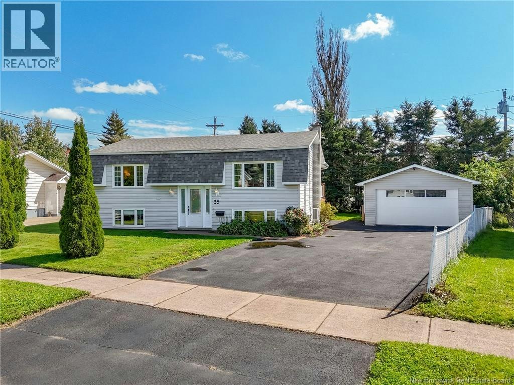 25 Satinwood Drive, Moncton, NB, E1G 1C3