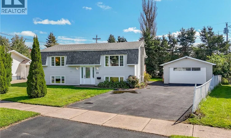 25 Satinwood Drive