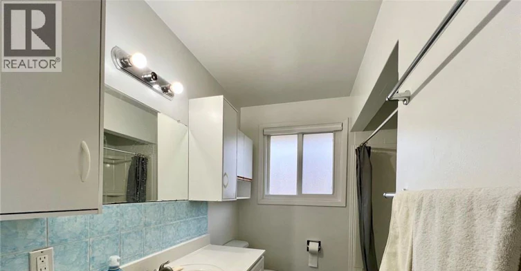 2-109 Moccasin Drive, Waterloo, ON, N2L 4C2 - 5