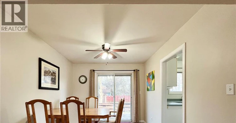 2-109 Moccasin Drive, Waterloo, ON, N2L 4C2 - 3