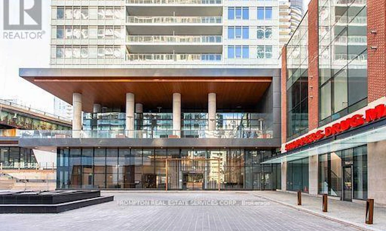 1016-17 Bathurst Street