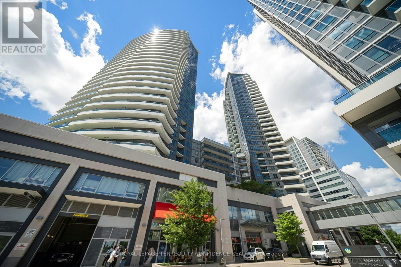 727-7161 Yonge Street, Vaughan, ON, L3T 0C8 - 2