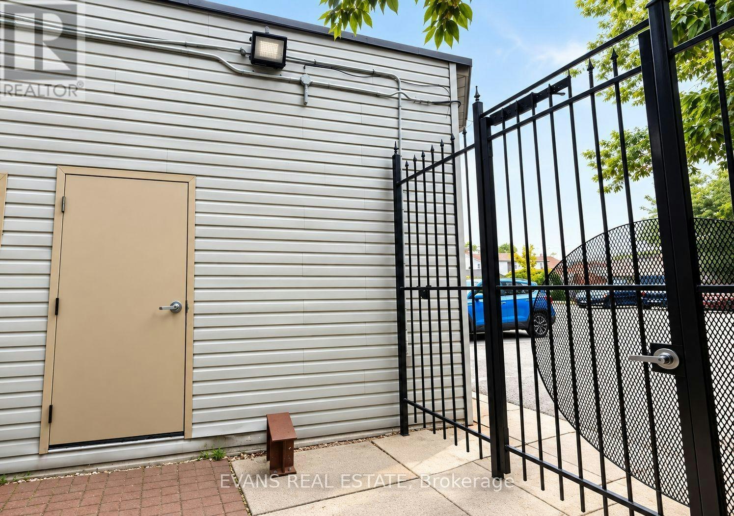 22-121 Prescott Avenue, Toronto, ON, M6N 3G8 - 17