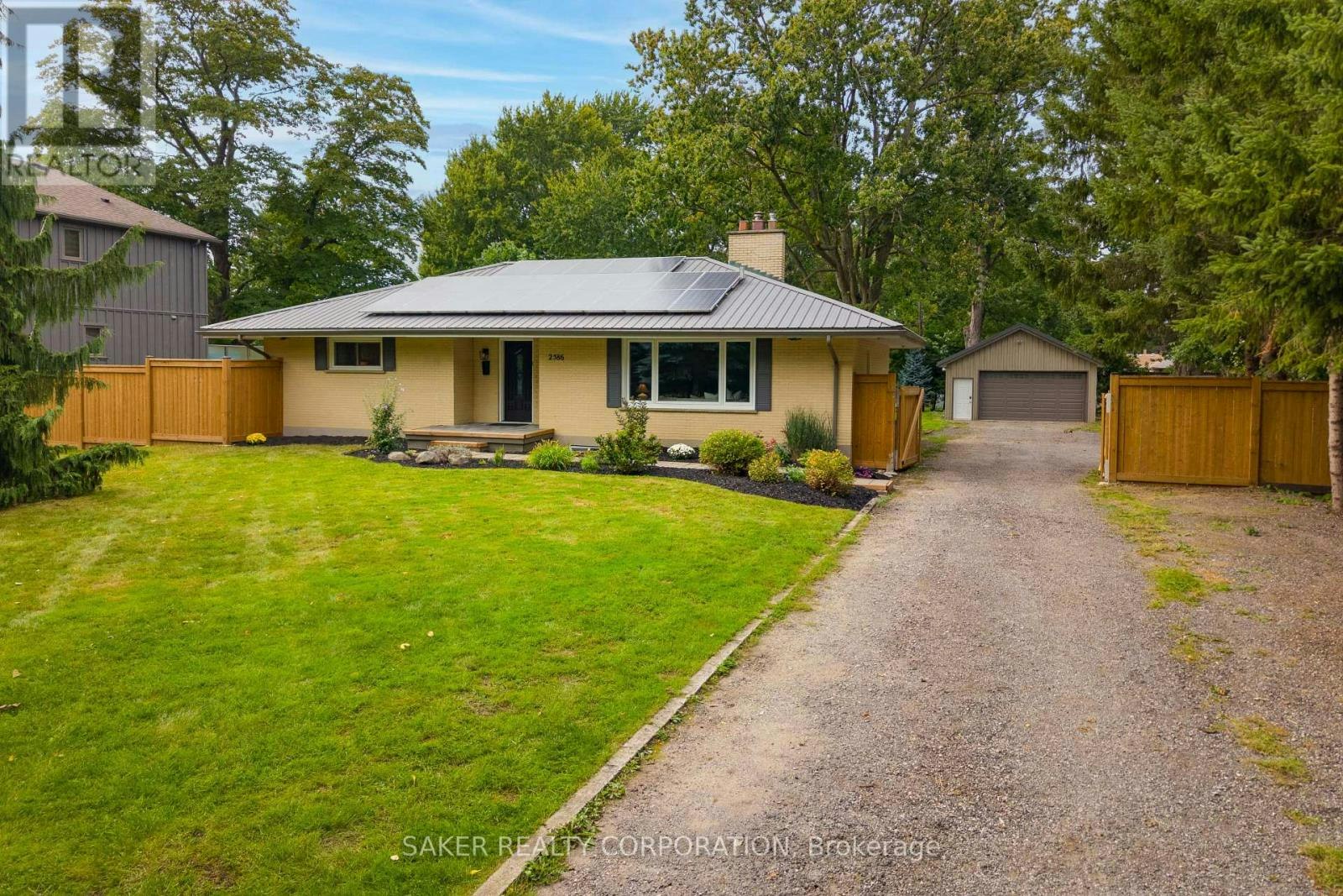 2586 Dundas Street, London, ON, N5V 3C7