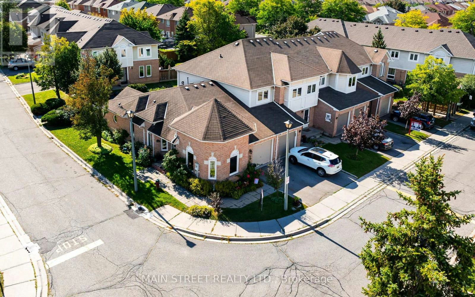 72-19 Wickstead Court, Brampton, ON, L6R 1N8