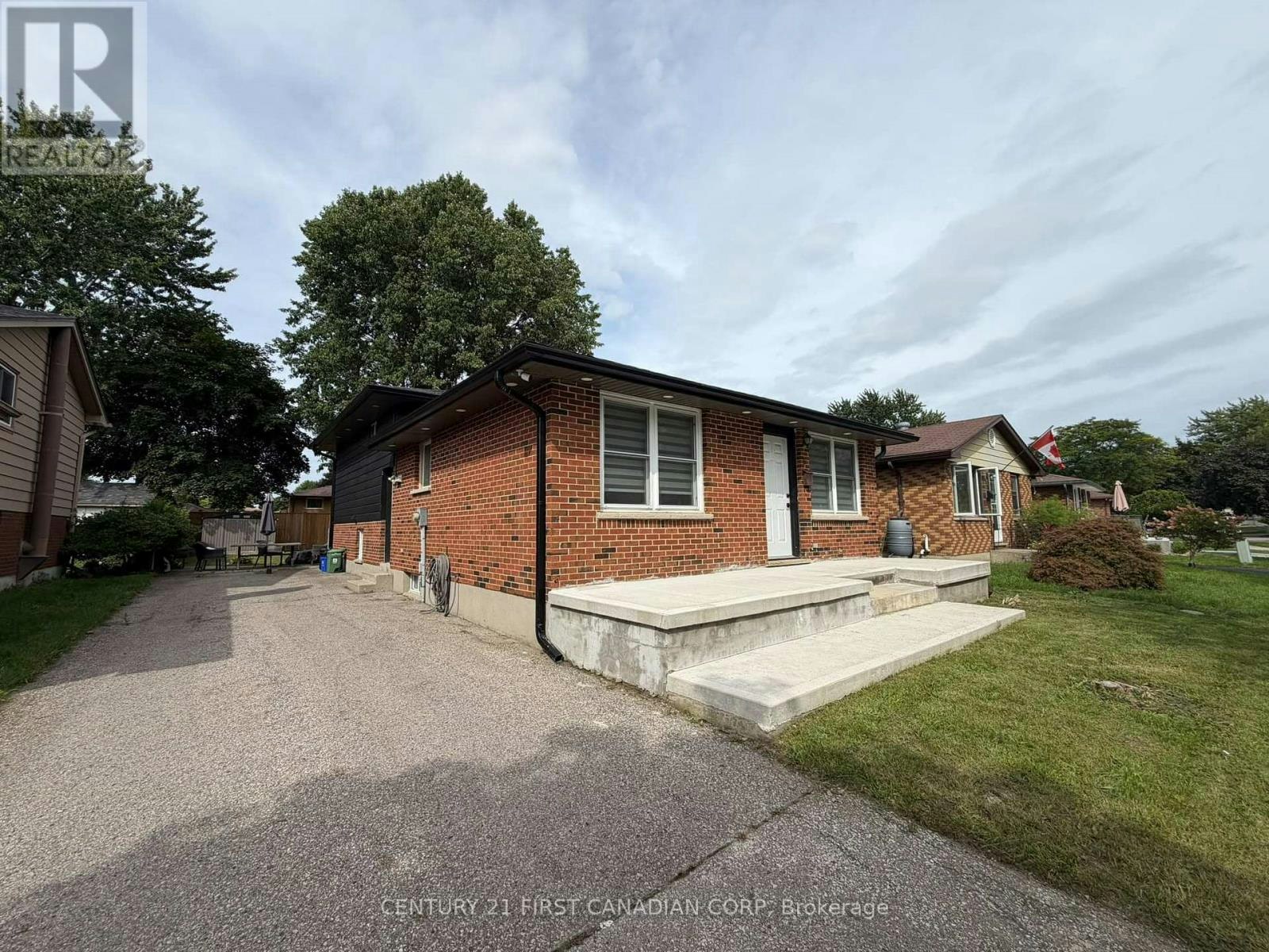 6 Nicholas Crescent, London, ON, N6E 2E9