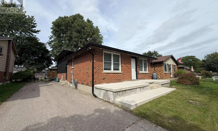 6 Nicholas Crescent