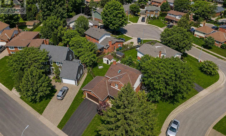 28 Dixon Crescent