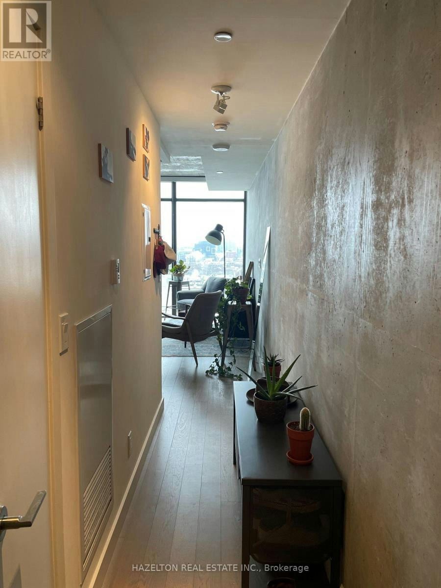 1404-111 Bathurst Street, Toronto, ON, M5V 2R1 - 3