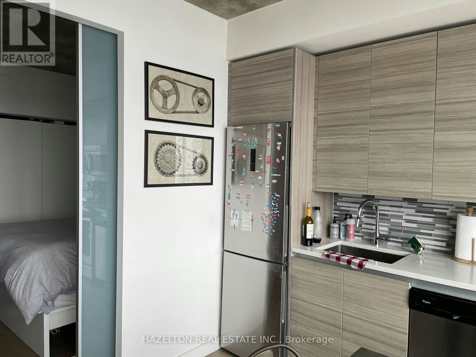 1404-111 Bathurst Street, Toronto, ON, M5V 2R1 - 14