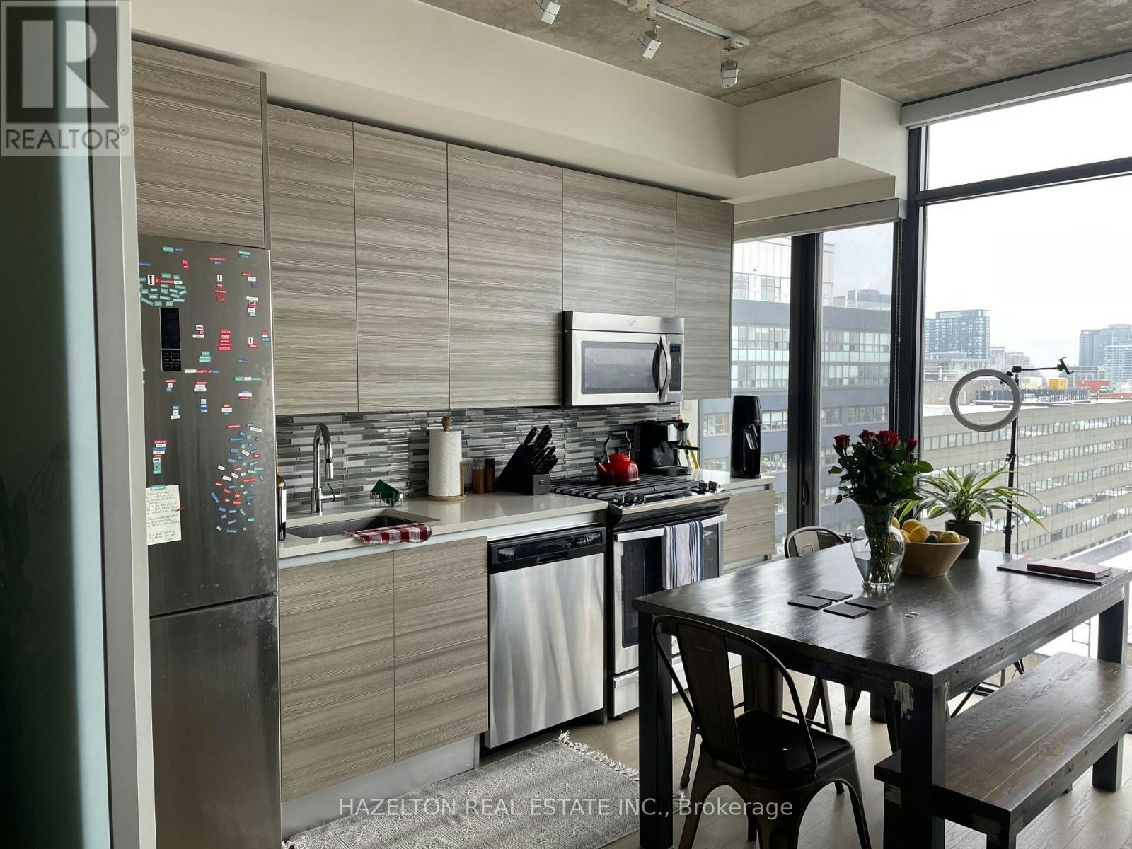 1404-111 Bathurst Street, Toronto, ON, M5V 2R1 - 10