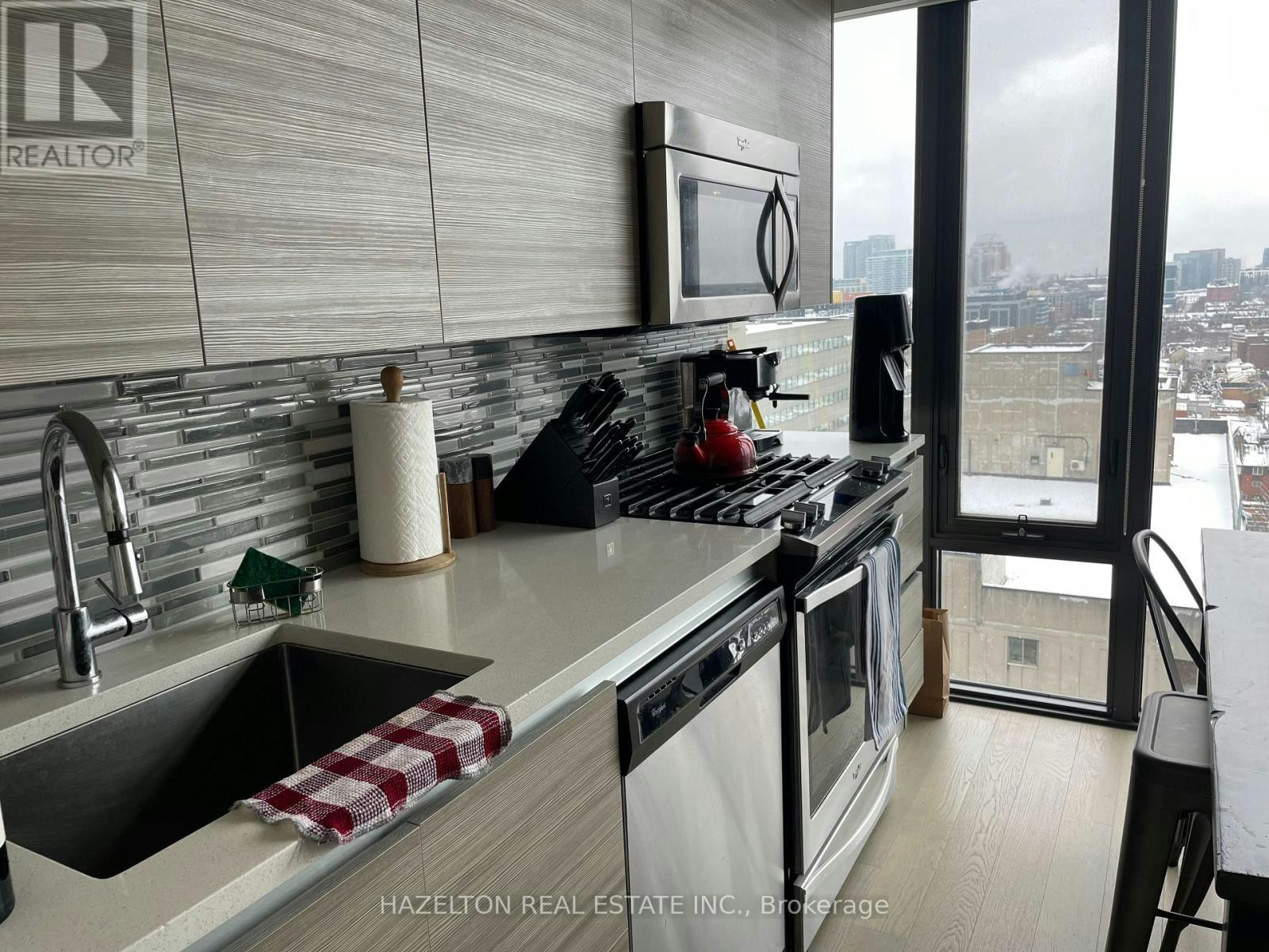 1404-111 Bathurst Street, Toronto, ON, M5V 2R1 - 12