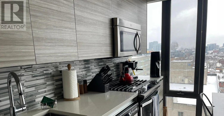 1404-111 Bathurst Street, Toronto, ON, M5V 2R1 - 12
