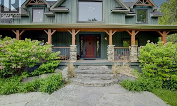 8429 Poplar Sideroad