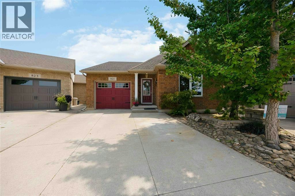821 Carriage Way, Sarnia, ON, N7W 0A5