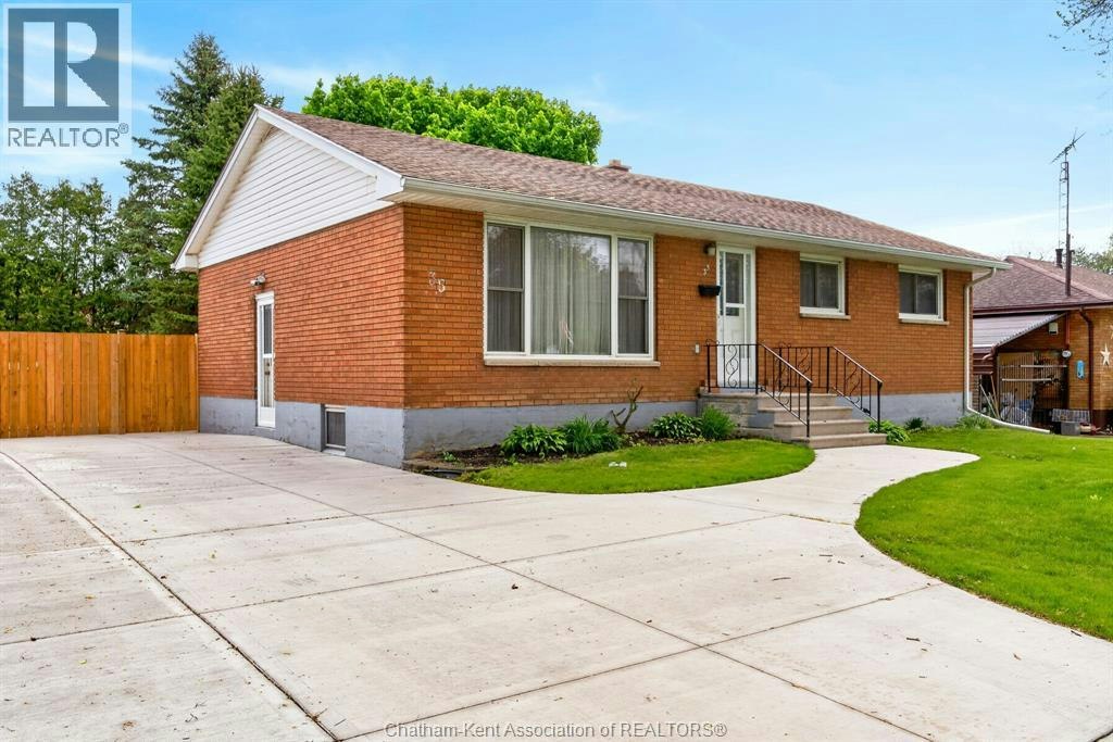 35 Peter Street, Chatham-Kent, ON, N7M 5B2