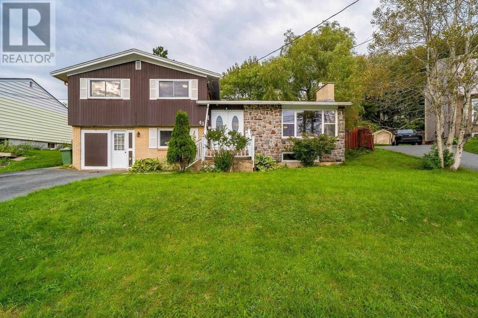 43 Lynn Drive, Dartmouth, NS, B2Y 3V8