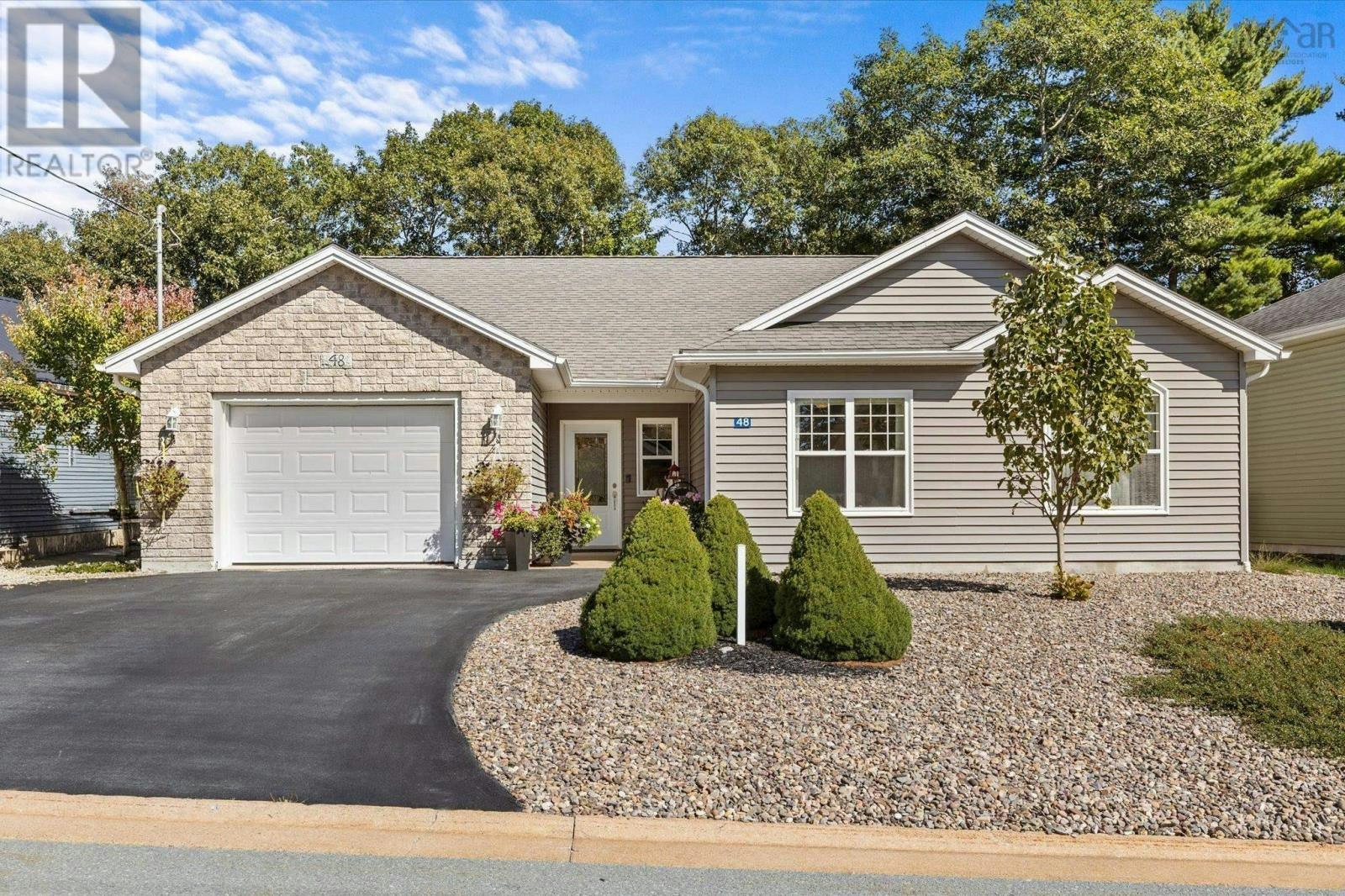 48 Acorn Drive, Bridgewater, NS, B4V 8Z3