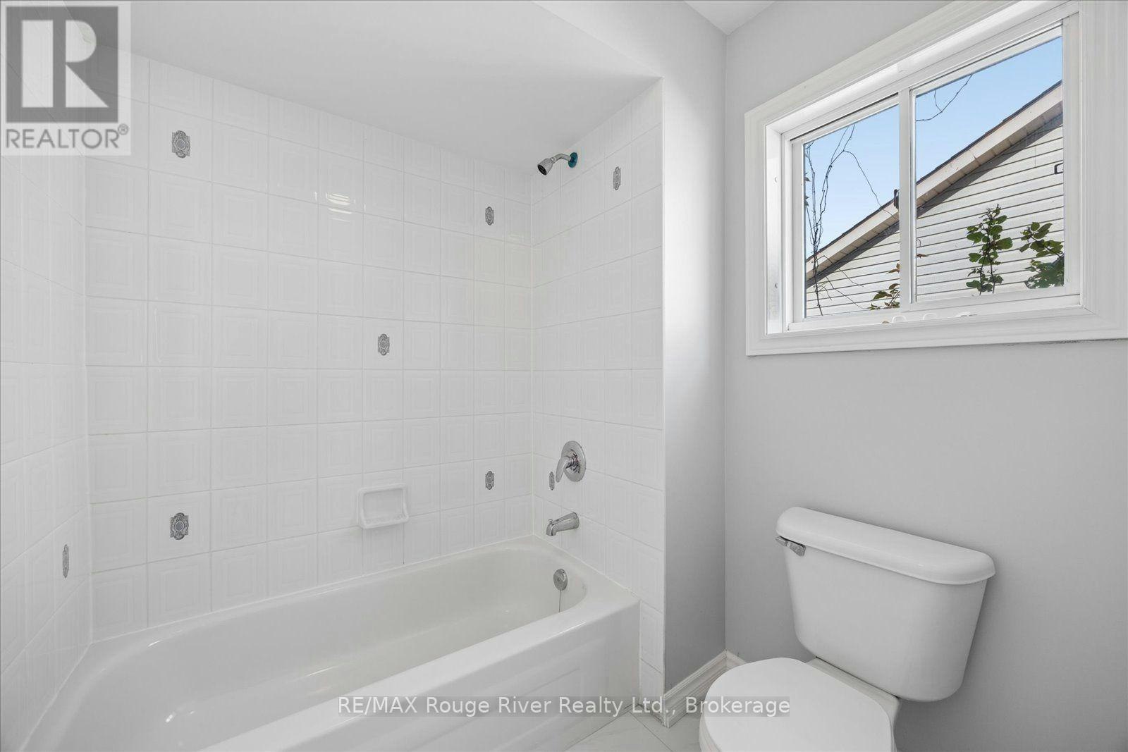 82 Darius Harns Drive, Whitby, ON, L1M 2G2 - 31