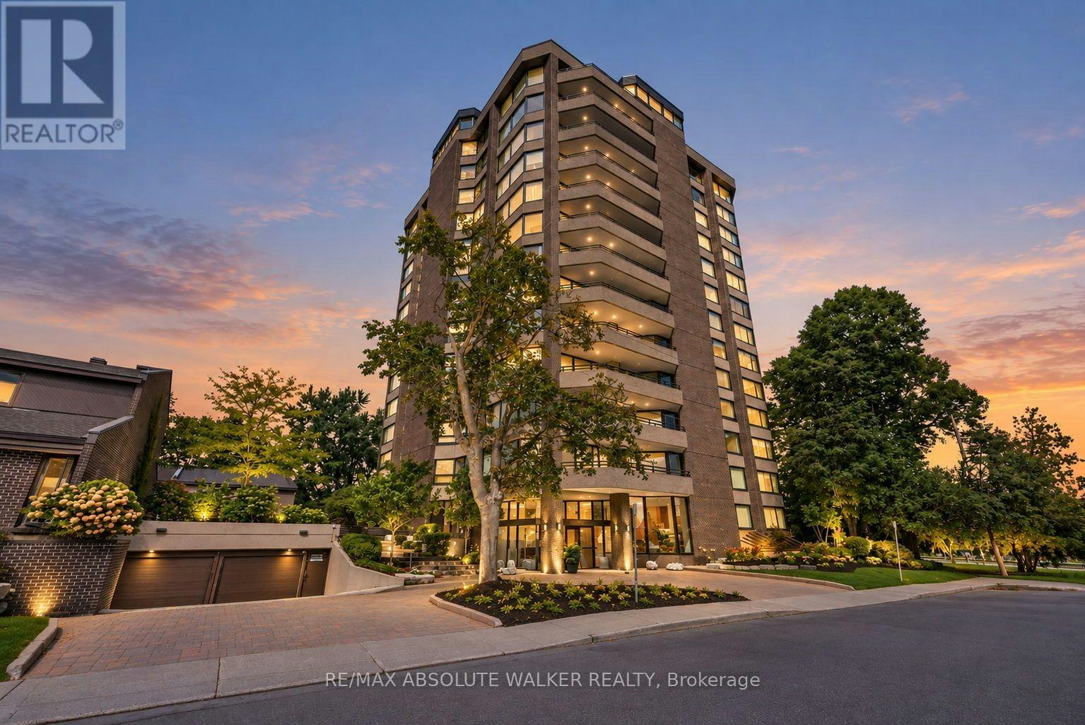 9B-300 Queen Elizabeth Drive, Ottawa, ON, K1S 3M6