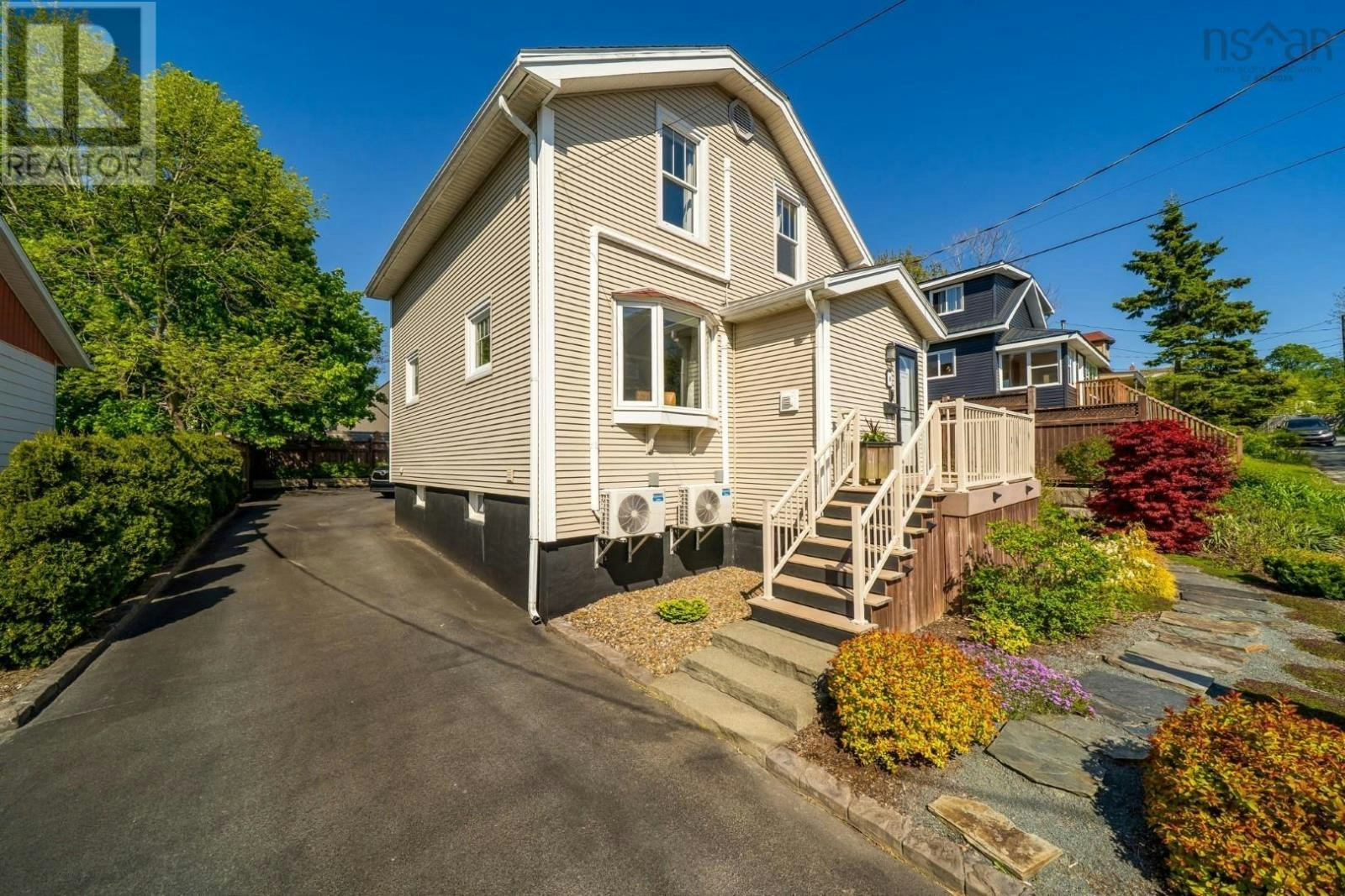 8 Eaton Avenue, Dartmouth, NS, B2Y 2X5
