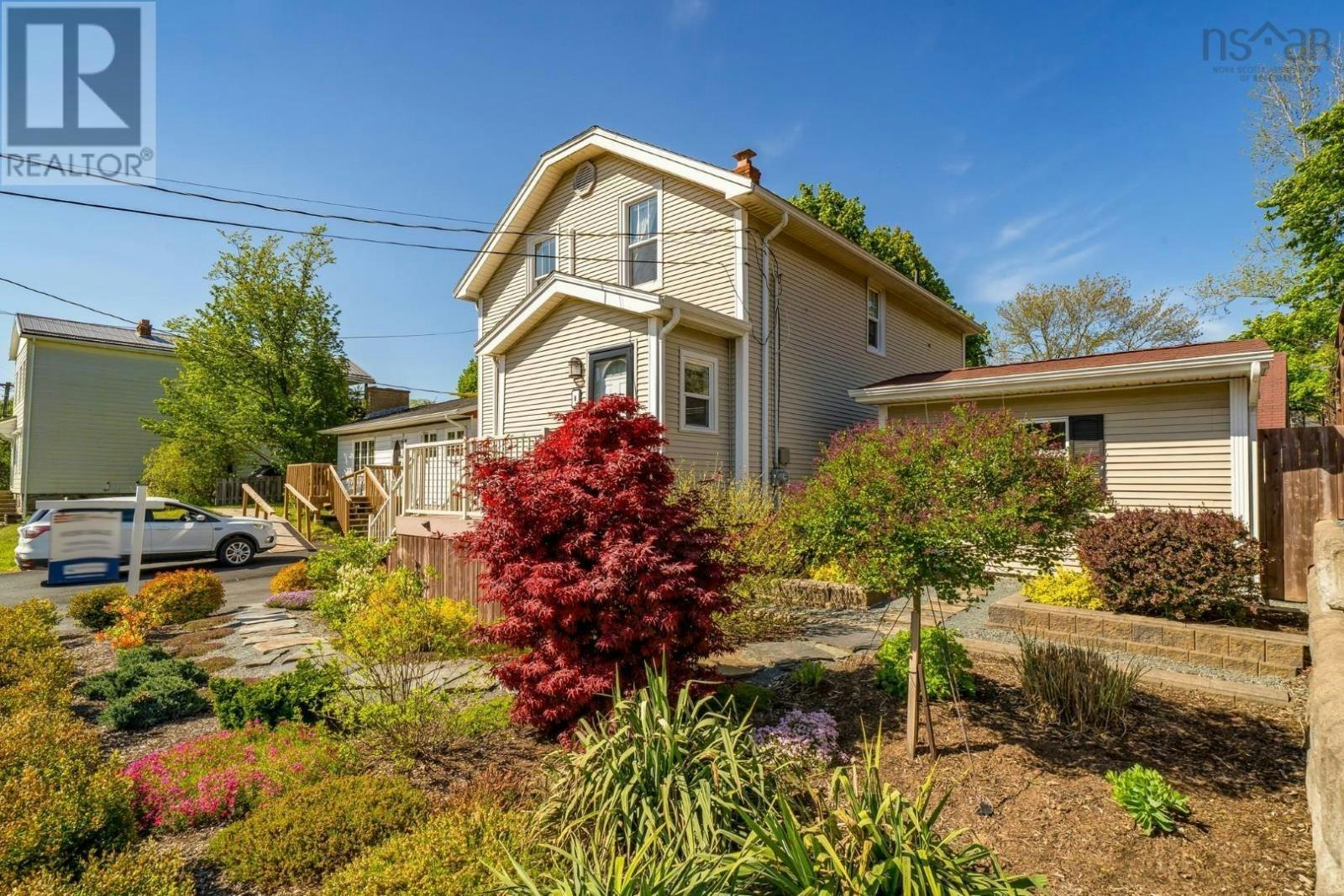 8 Eaton Avenue, Dartmouth, NS, B2Y 2X5