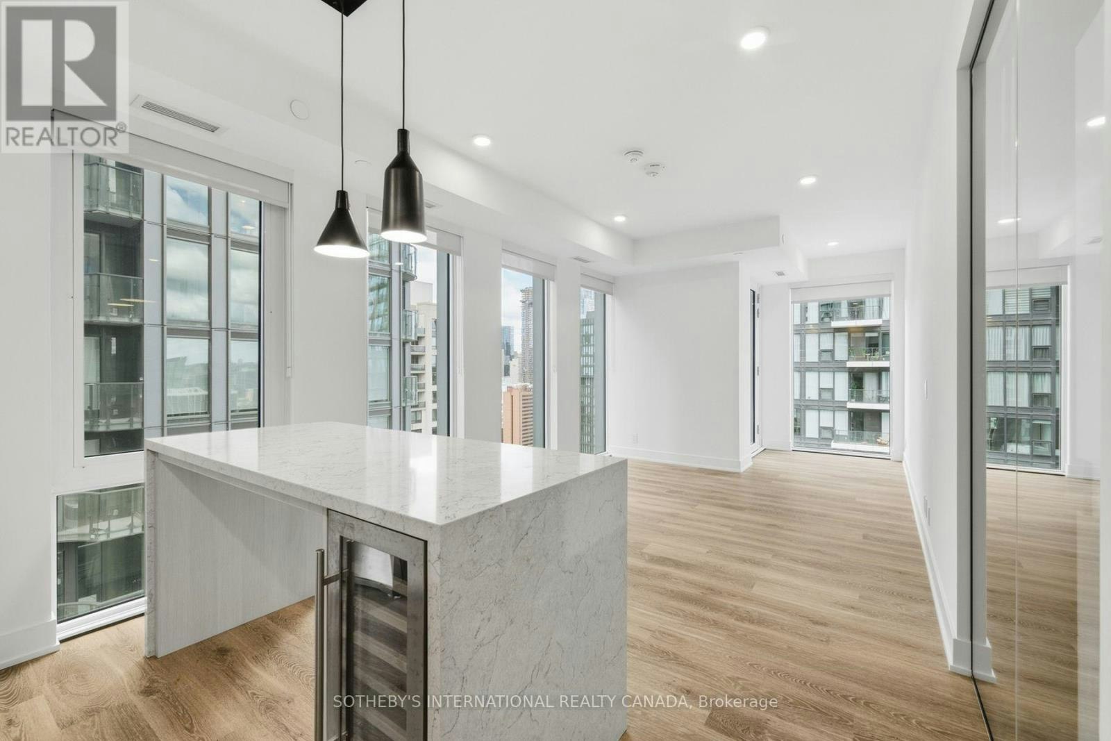 E2501-30 Mutual Street, Toronto, ON, M5B 2A7