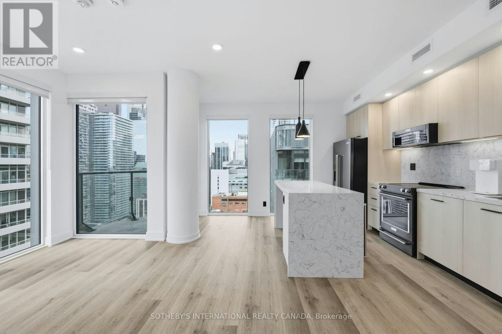 E2909-30 Mutual Street, Toronto, ON, M5B 2A7