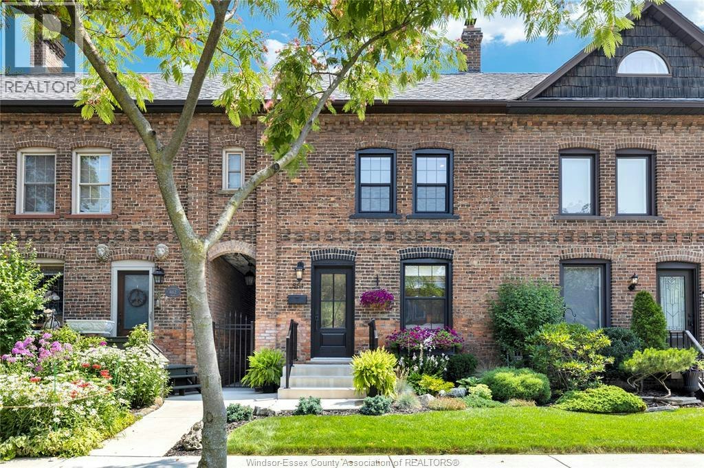 864 Monmouth, Windsor, ON, N8Y 3L4