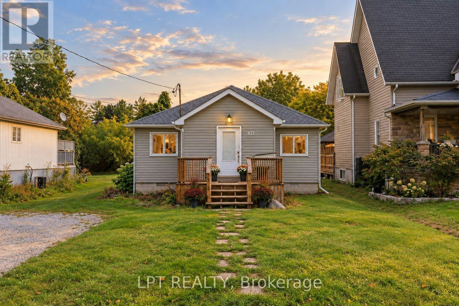 837 Montsell Avenue, Georgina, ON, L0E 1S0