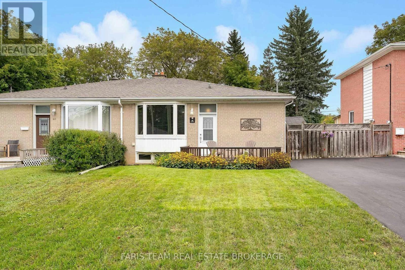 45 Bailey Crescent, Aurora, ON, L4G 2B2